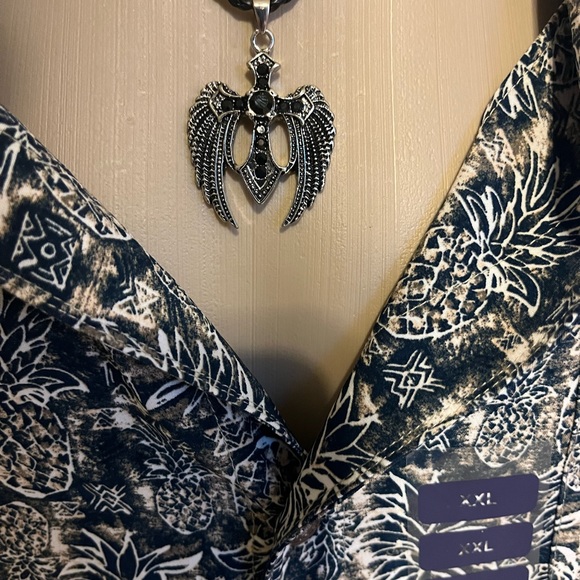 411-ATT New Red or Black Stainless Steel Angel Wing Cross Sword Pendant Necklace - Picture 6 of 9